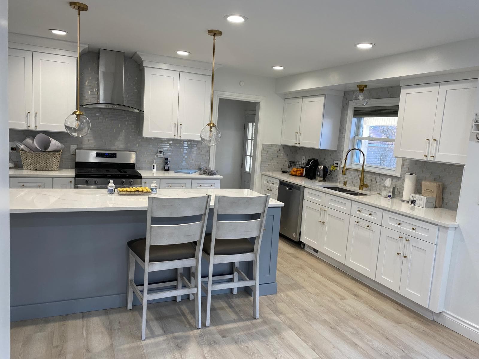 Peaceful Manor Livonia — Kitchen